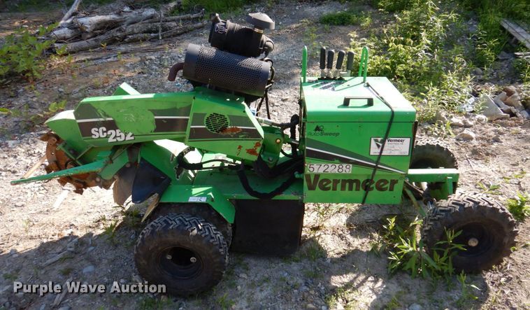 image for item KR9308 2013 Vermeer SC252  stump grinder