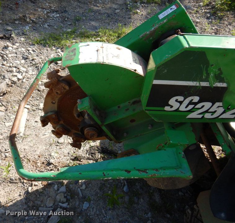 image for item KR9308 2013 Vermeer SC252  stump grinder