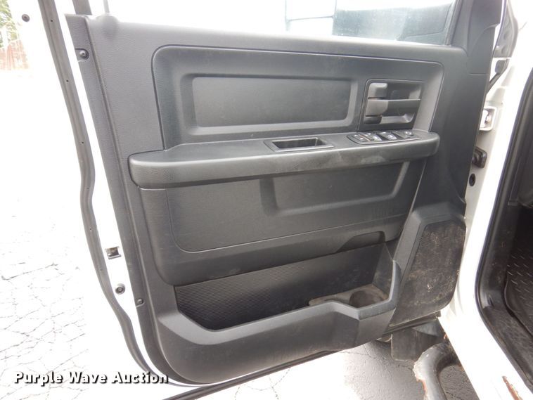 image for item KR9332 2013 Dodge Ram 5500HD  utility / service truck