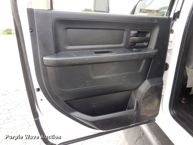 image for item KR9332 2013 Dodge Ram 5500HD  utility / service truck