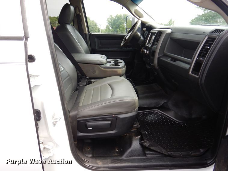 image for item KR9332 2013 Dodge Ram 5500HD  utility / service truck