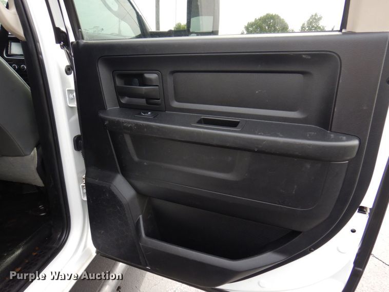 image for item KR9332 2013 Dodge Ram 5500HD  utility / service truck