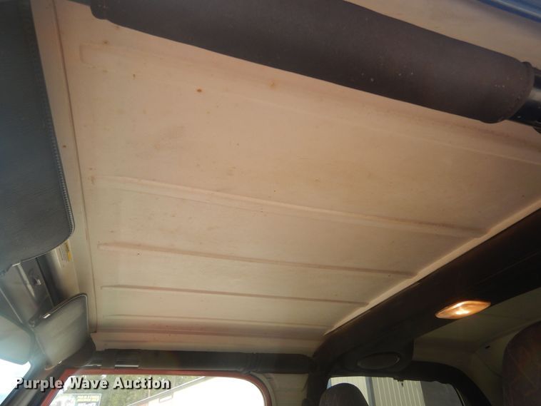 image for item KS9934 2002 Jeep Wrangler Sport  SUV