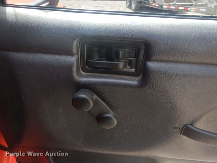 image for item KS9934 2002 Jeep Wrangler Sport  SUV