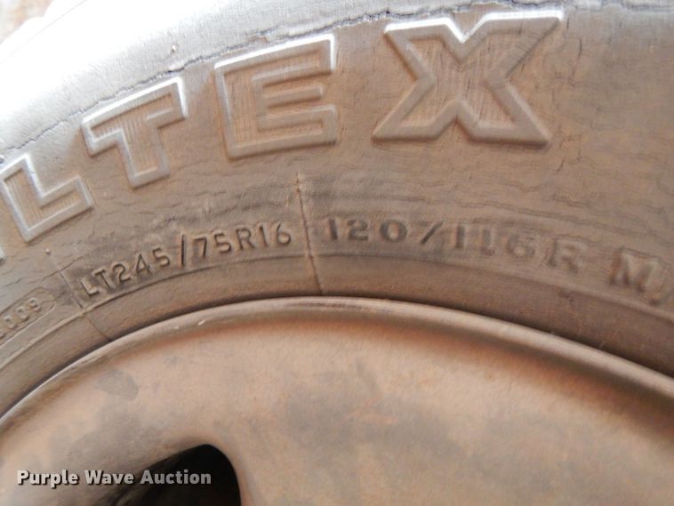 image for item LS9235 2012 Circle D 26GNMP  equipment trailer