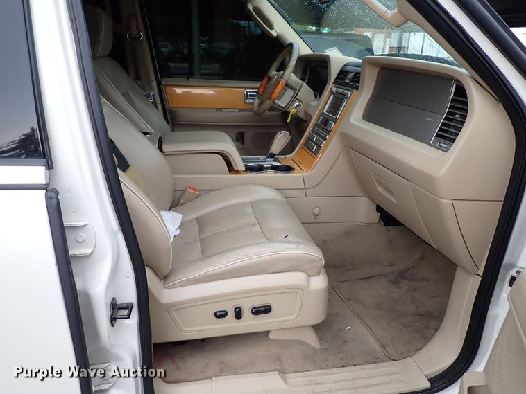 image for item LU9000 2008 Lincoln Navigator  SUV