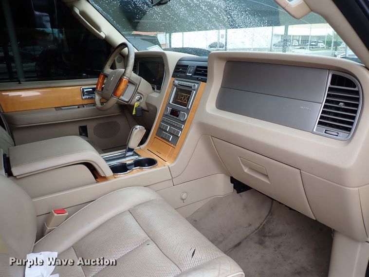image for item LU9000 2008 Lincoln Navigator  SUV