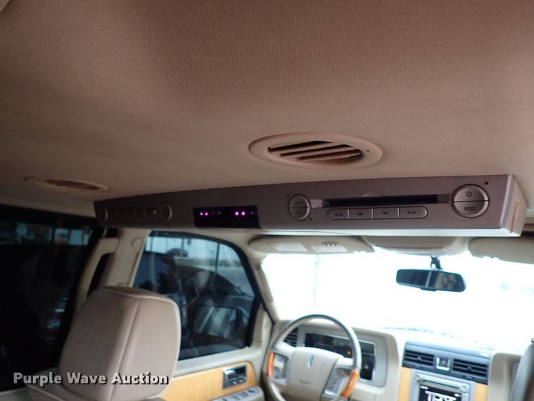 image for item LU9000 2008 Lincoln Navigator  SUV