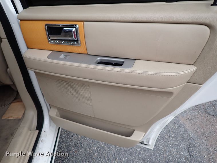 image for item LU9000 2008 Lincoln Navigator  SUV
