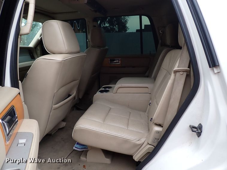 image for item LU9000 2008 Lincoln Navigator  SUV