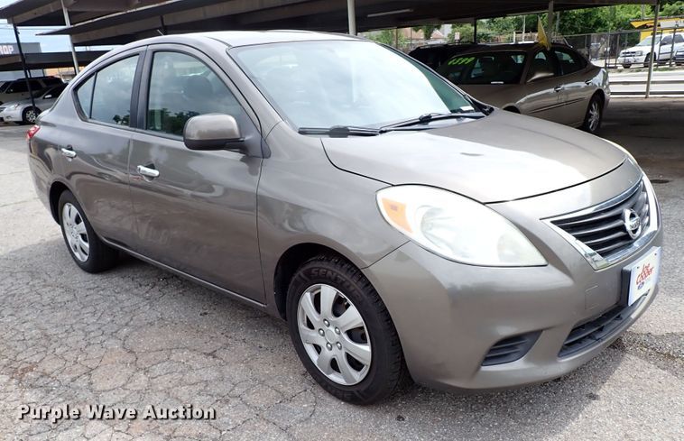 image for item LU9009 2012 Nissan Versa
