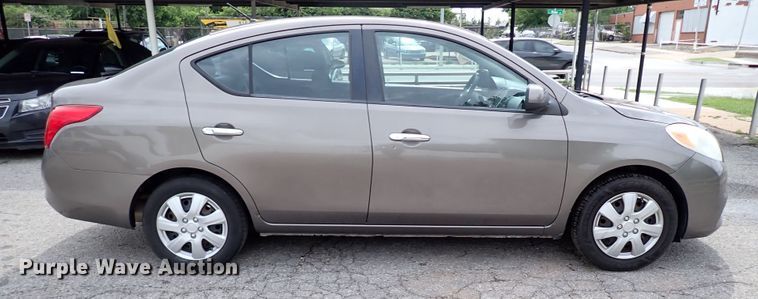 image for item LU9009 2012 Nissan Versa