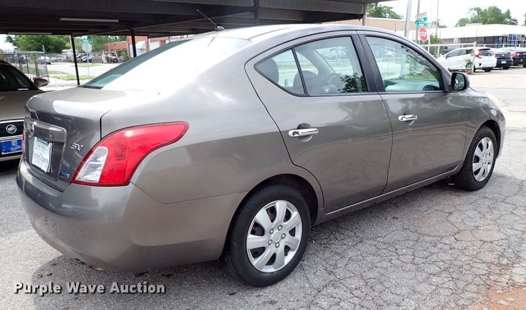 image for item LU9009 2012 Nissan Versa