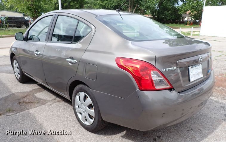 image for item LU9009 2012 Nissan Versa