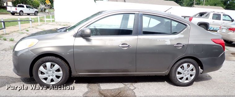 image for item LU9009 2012 Nissan Versa