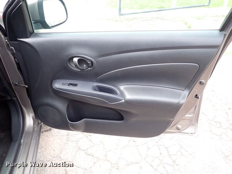 image for item LU9009 2012 Nissan Versa