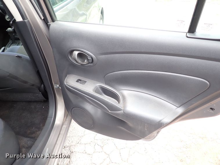 image for item LU9009 2012 Nissan Versa