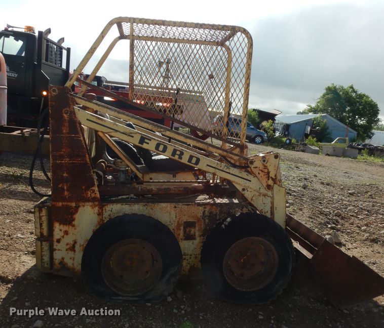 image for item MD9163 Ford  skid steer loader