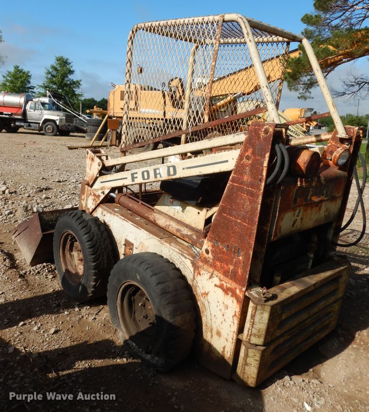 image for item MD9163 Ford  skid steer loader