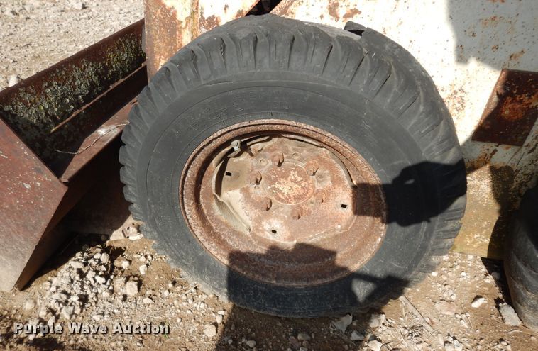 image for item MD9163 Ford  skid steer loader