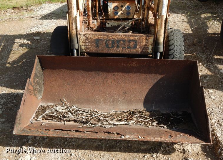 image for item MD9163 Ford  skid steer loader