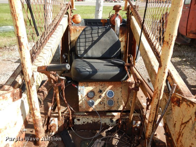 image for item MD9163 Ford  skid steer loader