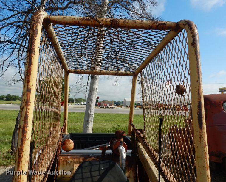 image for item MD9163 Ford  skid steer loader