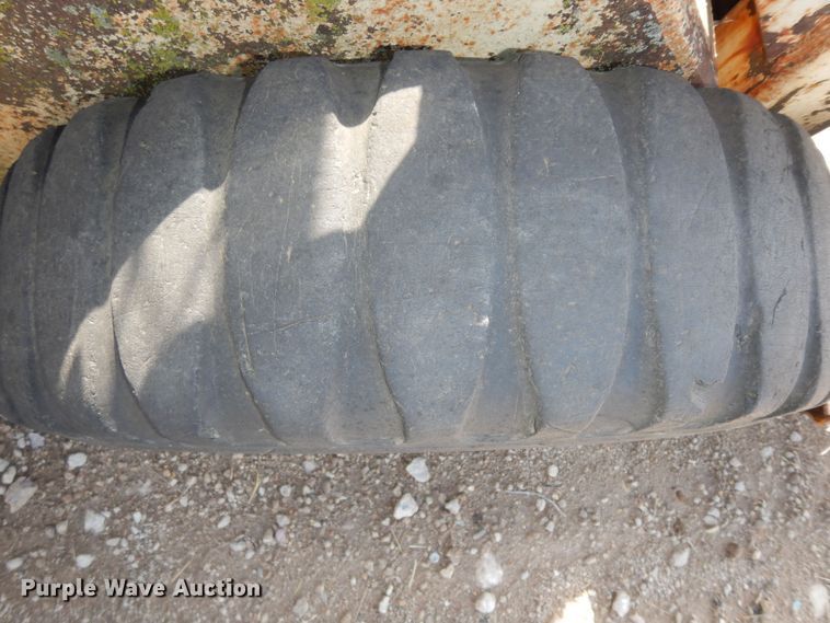 image for item MD9163 Ford  skid steer loader