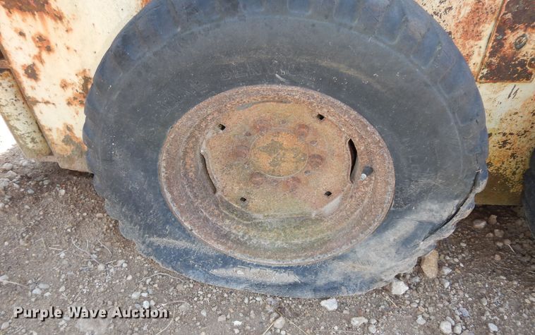 image for item MD9163 Ford  skid steer loader