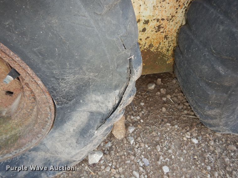 image for item MD9163 Ford  skid steer loader