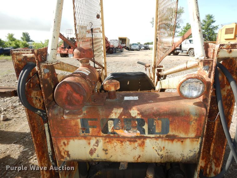 image for item MD9163 Ford  skid steer loader