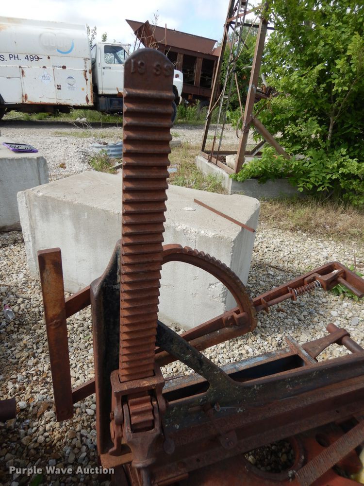 image for item MD9166 Saw mill