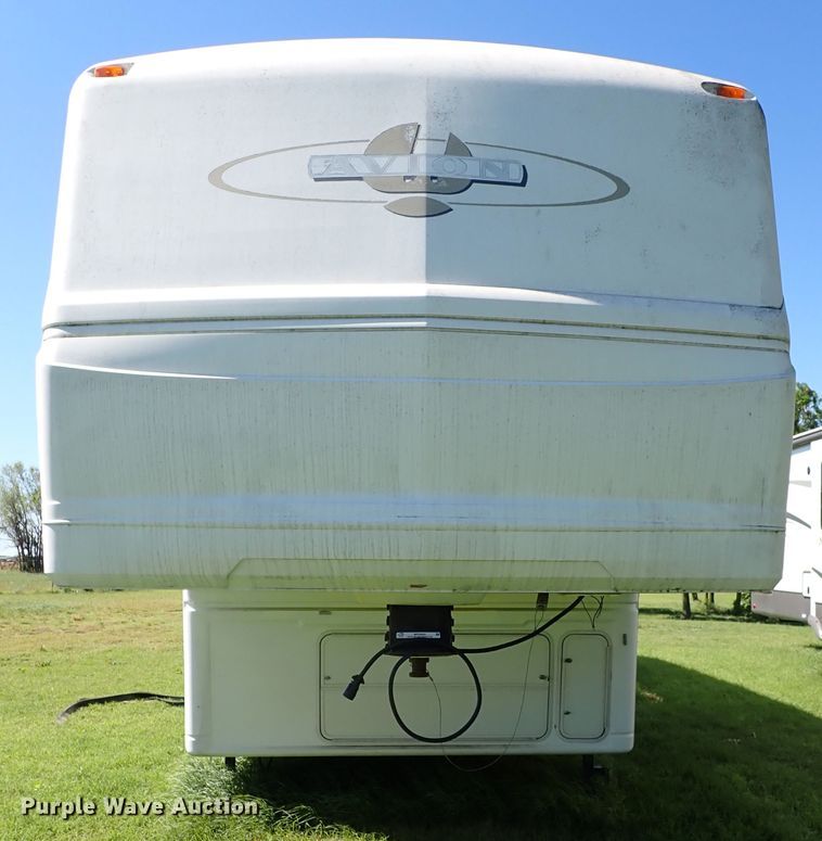 image for item MF9483 2000 Fleetwood Avion  camper