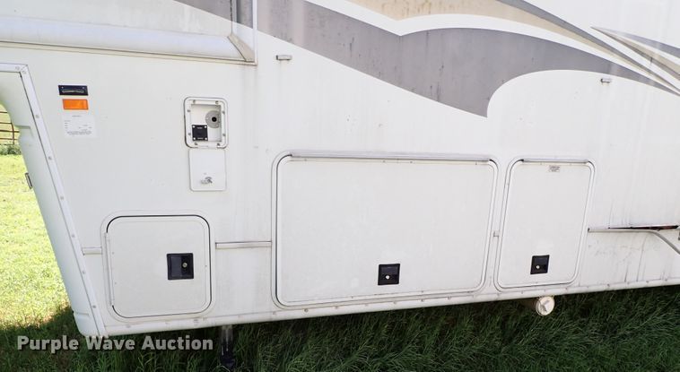 image for item MF9483 2000 Fleetwood Avion  camper