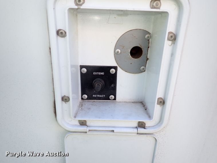 image for item MF9483 2000 Fleetwood Avion  camper