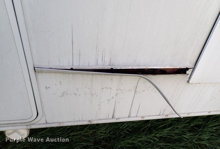 image for item MF9483 2000 Fleetwood Avion  camper