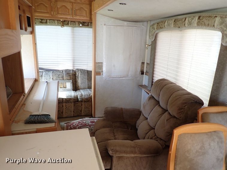 image for item MF9483 2000 Fleetwood Avion  camper