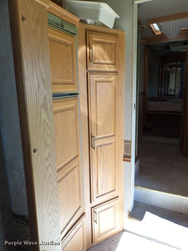 image for item MF9483 2000 Fleetwood Avion  camper