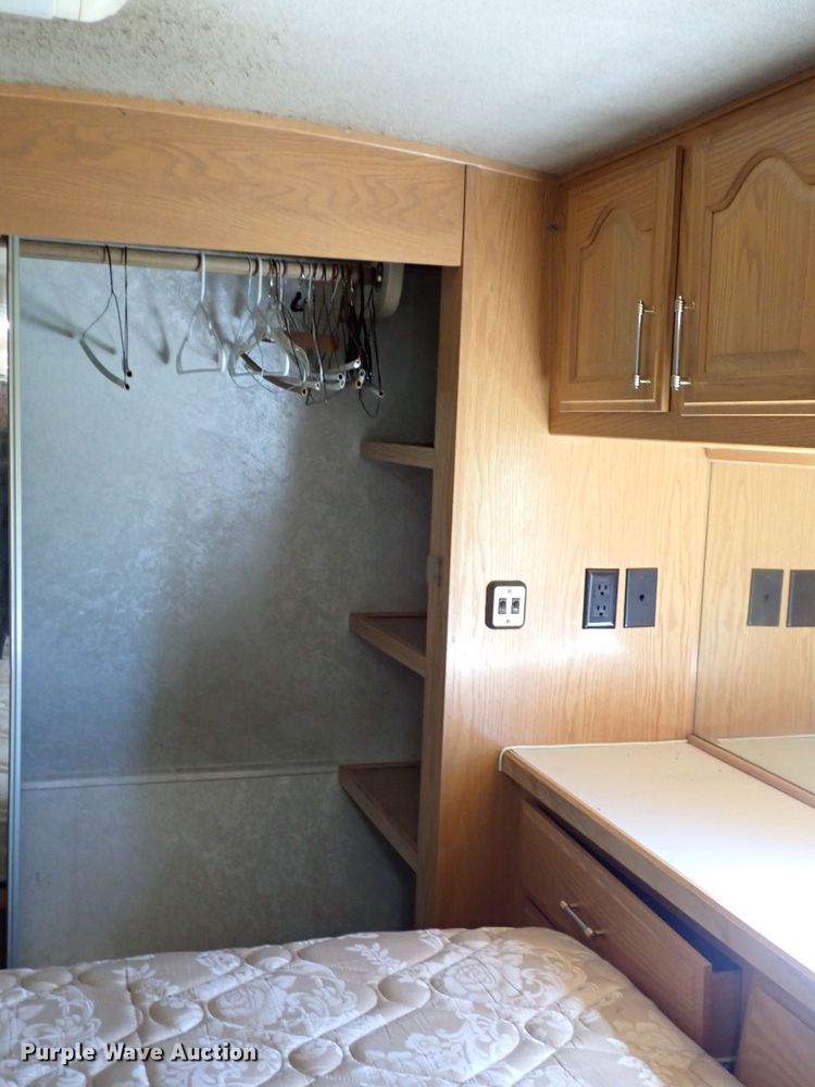 image for item MF9483 2000 Fleetwood Avion  camper