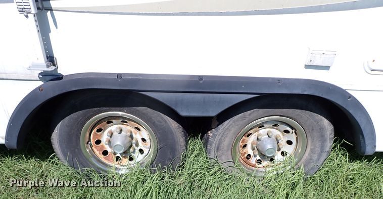 image for item MF9483 2000 Fleetwood Avion  camper