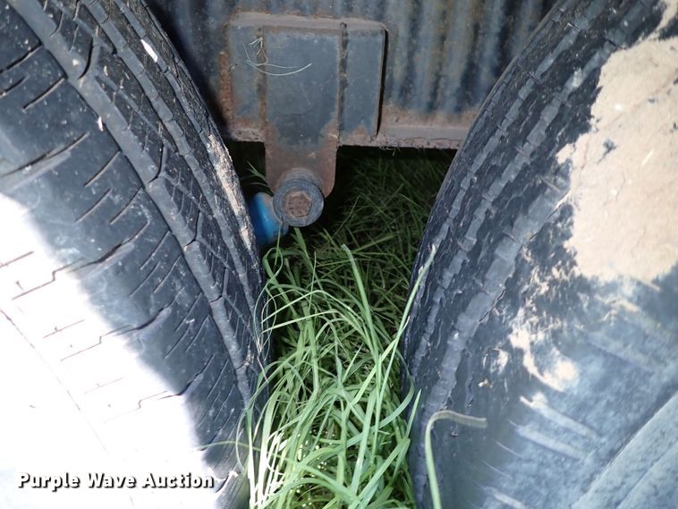 image for item MF9483 2000 Fleetwood Avion  camper