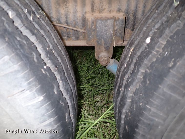 image for item MF9483 2000 Fleetwood Avion  camper