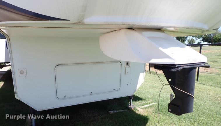 image for item MF9489 2013 Heartland Bighorn  3685RL camper