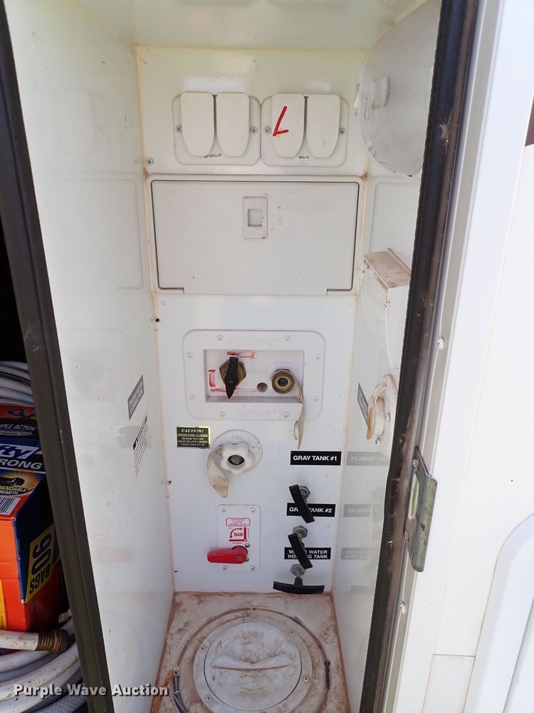 image for item MF9489 2013 Heartland Bighorn  3685RL camper