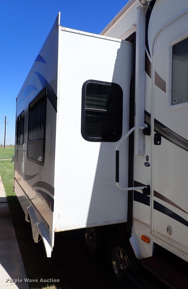 image for item MF9489 2013 Heartland Bighorn  3685RL camper