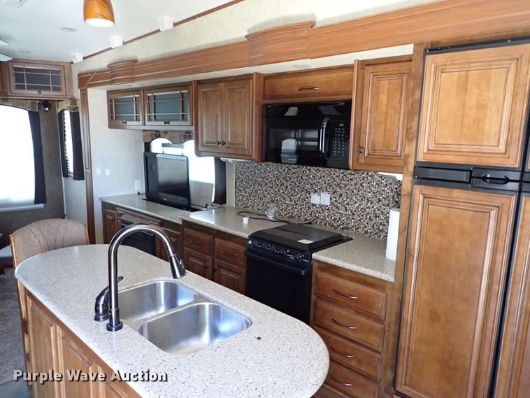 image for item MF9489 2013 Heartland Bighorn  3685RL camper