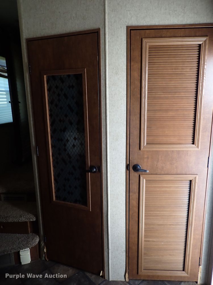 image for item MF9489 2013 Heartland Bighorn  3685RL camper