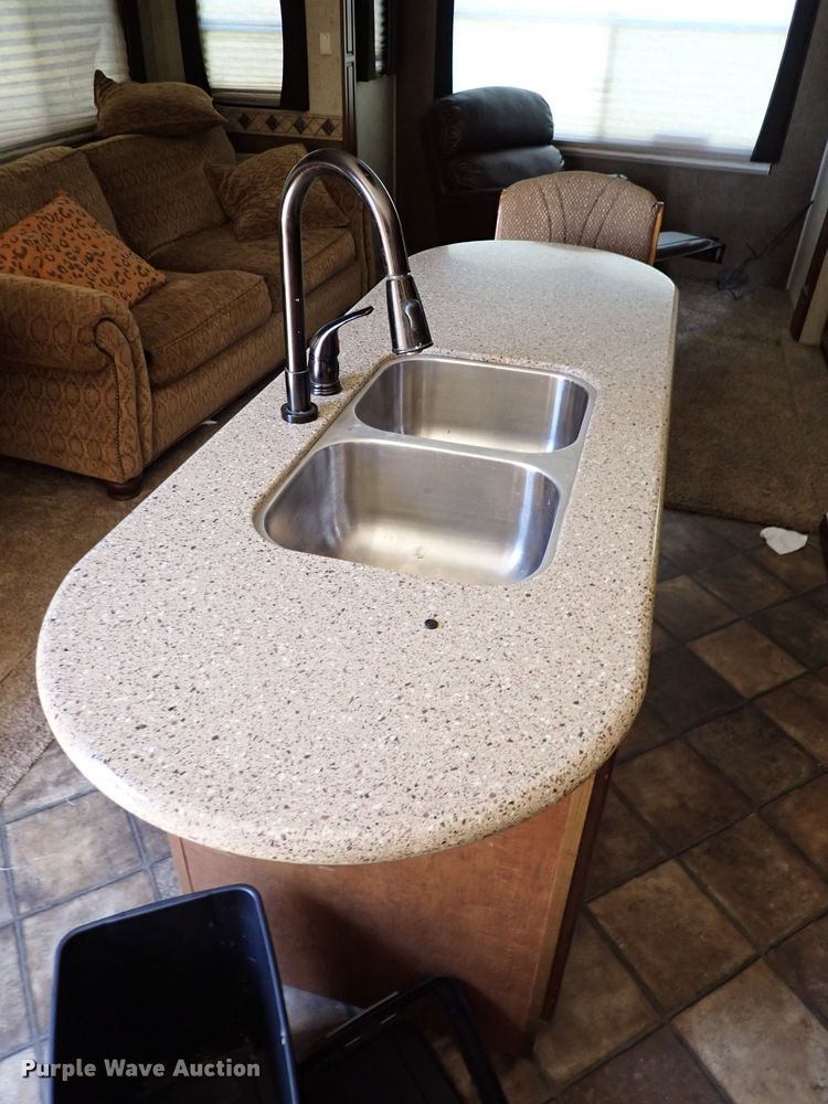 image for item MF9489 2013 Heartland Bighorn  3685RL camper