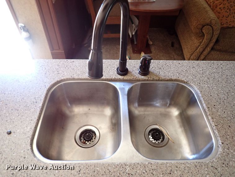 image for item MF9489 2013 Heartland Bighorn  3685RL camper