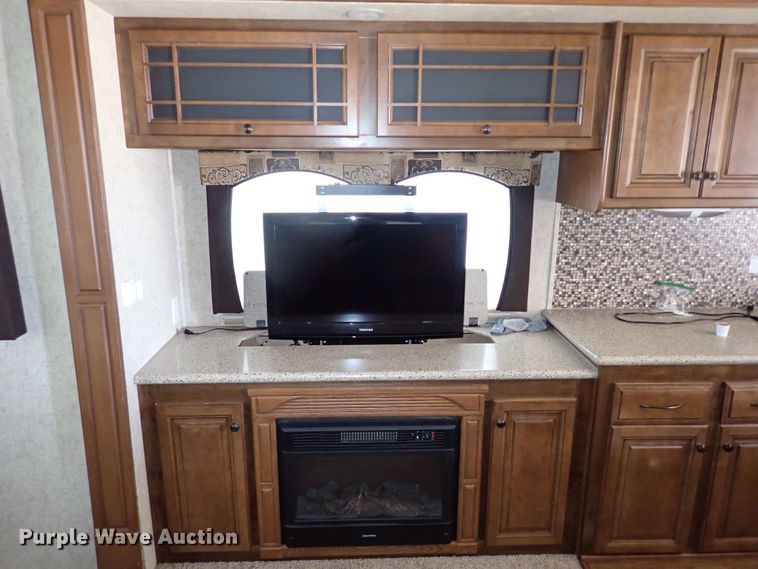 image for item MF9489 2013 Heartland Bighorn  3685RL camper